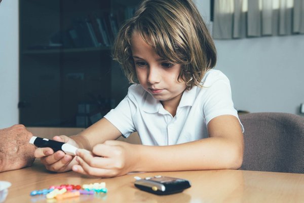 Quelles sont les étapes clés pour lancer un podcast sur l'histoire du cinéma d'animation japonais ?